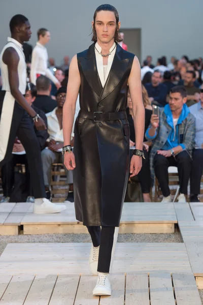 Look 4